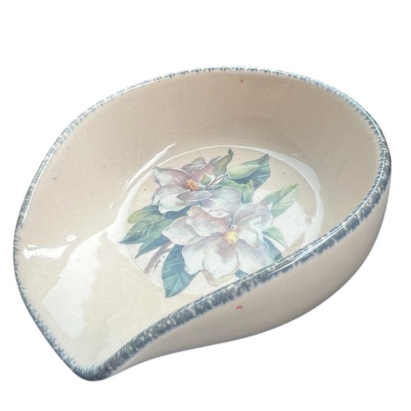 Home & Garden Party Magnolia
Soap Sponge Stone Dish 2002 - Picture 2 of 3